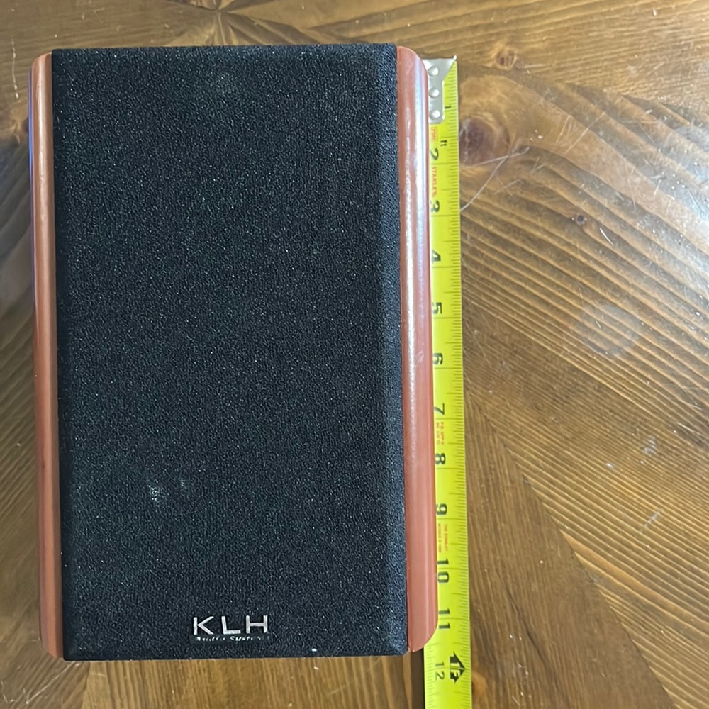 Speakers KLH Audio System- one speaker